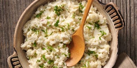  Brandade de Morue: Uma Sinfonia Cremosa de Bacalhau e Azeite com um Toque Defumado de Alegria!